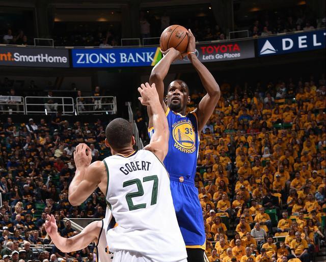 关于离谱！金州勇士手感冰凉备战国王杯Ming连续二十场比赛得分超过大比分领先，上海申花今晚调整名单的信息